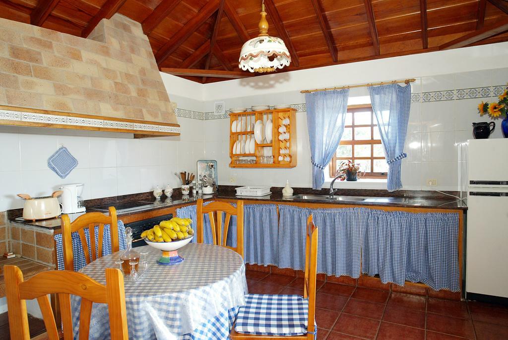 Atilio Villa Puntallana Bagian luar foto
